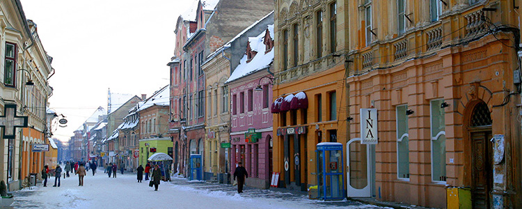 de_0019_romania - Central square, Brasov, Transylvania, Romania.