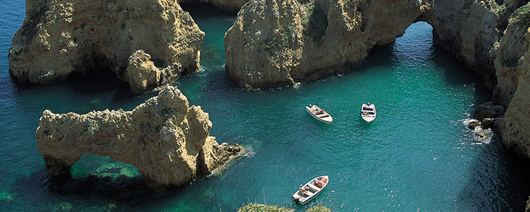 de_0023_portrugal - Boats and rock formations